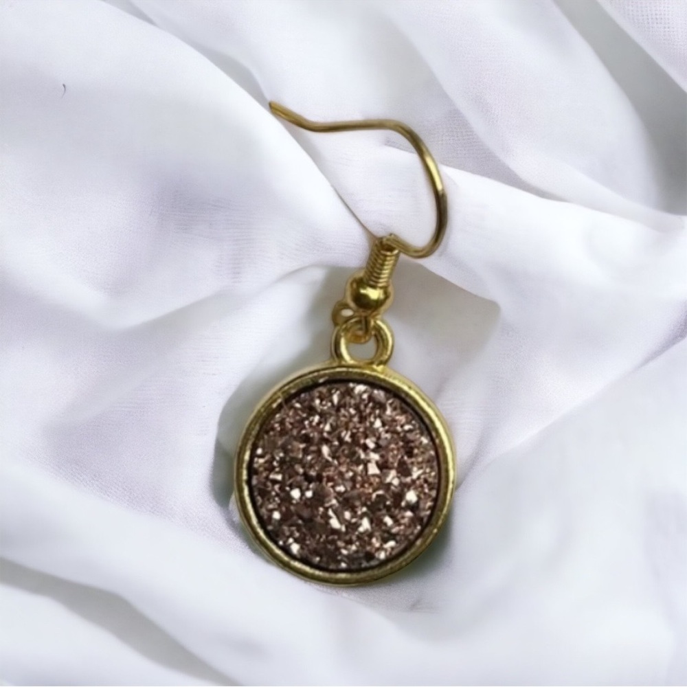 CIRCULAR GLITTER HANGING EARRING, GOLD SETTING, SHIMMERY COCO GLITTER - Picture 4 of 11